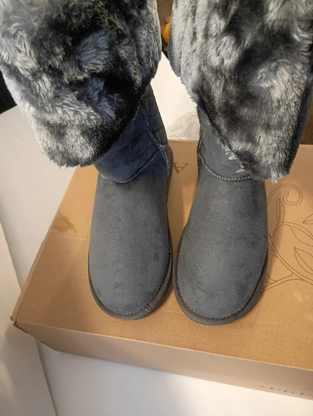 Apres By Lamo Quilted Winter Boots Toggle Women's Size 8 Gray NWT & Box